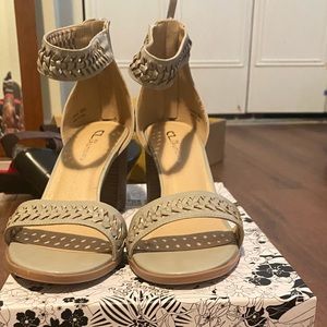 Chinese Laundry Sandals